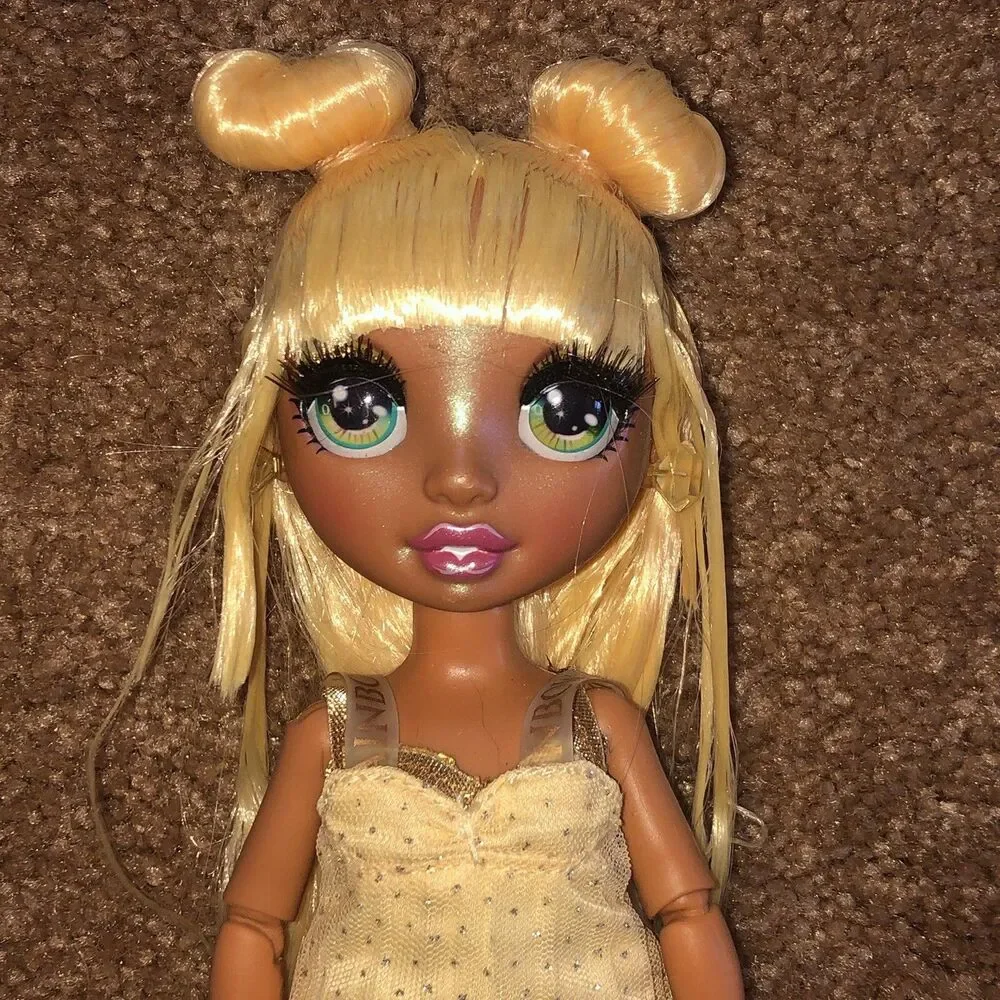 Rainbow High Sunny Madison Series 1 Fashion Doll Yellow Hair Dress Green Eyes